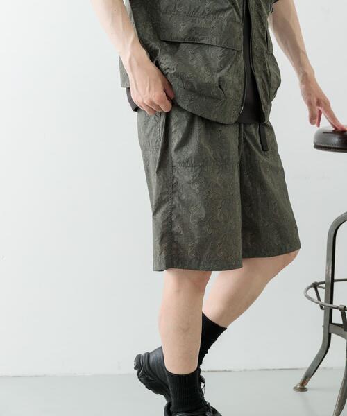 ITEMS URBANRESEARCH(アイテムズ アーバンリサーチ)の「『セットアップ対応』Nylon Paisley Shorts(その他パンツ・メンズ・カーキ/ブラック/ブラウン・MEDIUM/LARGE)」の3枚目の写真