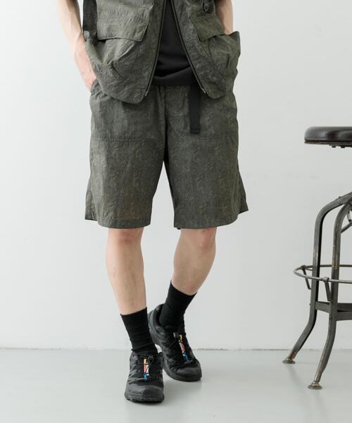 ITEMS URBANRESEARCH(アイテムズ アーバンリサーチ)の「『セットアップ対応』Nylon Paisley Shorts(その他パンツ・メンズ・カーキ/ブラック/ブラウン・MEDIUM/LARGE)」の7枚目の写真