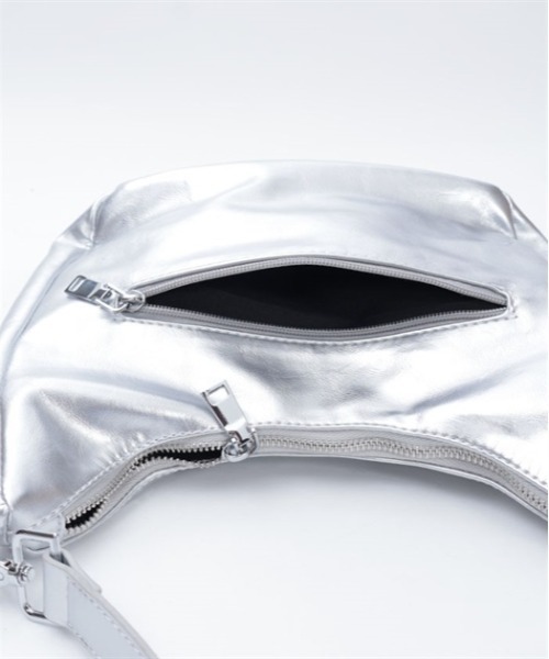 axes femme（アクシーズファム）の「マルチポケットショルダー（ショルダーバッグ・レディース・ブラック/シルバー・FREE）」の11枚目の写真