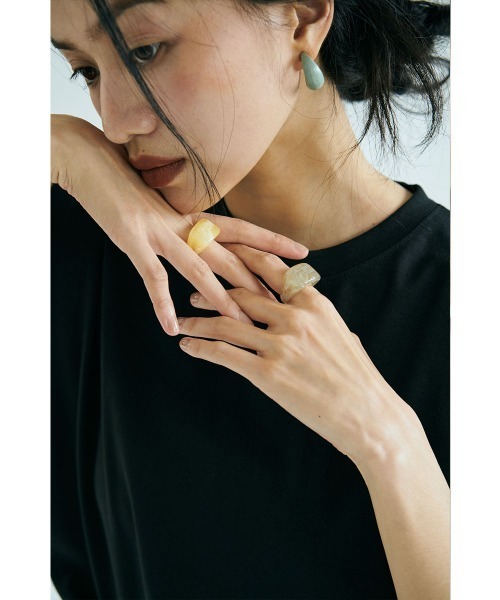 marjour（マージュール）の「SQUARE TRANSLUCENT RING（リング・レディース・カーキ系/イエロー・13号）」の11枚目の写真