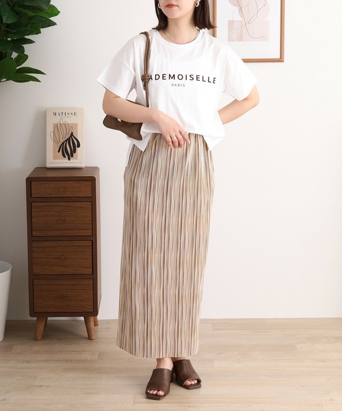 BRODIAEA（ブローディア）の「BRODIAEA 半袖シンプルロゴカットソー（Tシャツ/カットソー・レディース・ネイビー/ベージュ/オフホワイト/ピンク/ブラック・40）」の9枚目の写真