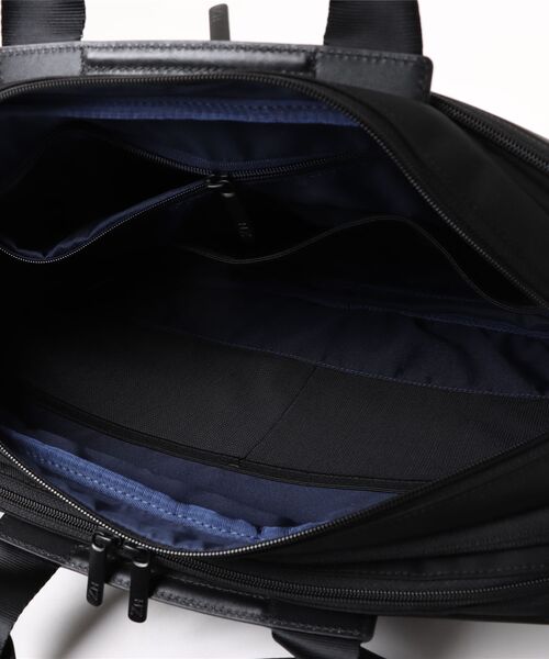 ZERO HALLIBURTON(ゼロハリバートン)の「ZDB-d ブリーフケース B4収納 14.0インチPC収納 エキスパンド機能 2気室 81414(ビジネスバッグ・メンズ・ブラック・FREE)」の4枚目の写真