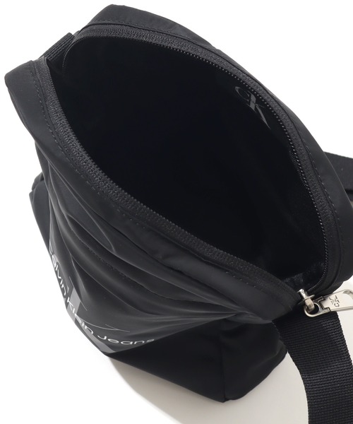 Calvin Klein Jeans(カルヴァンクラインジーンズ)の「【Calvin Klein JEANS/カルバンクライン ジーンズ】SPORT ESSENTIALS REPORTER18 M / スポーツ エッセンシャル レポーター ショルダーバッグ(ショルダーバッグ・メンズ・ブラック・FREE)」の15枚目の写真