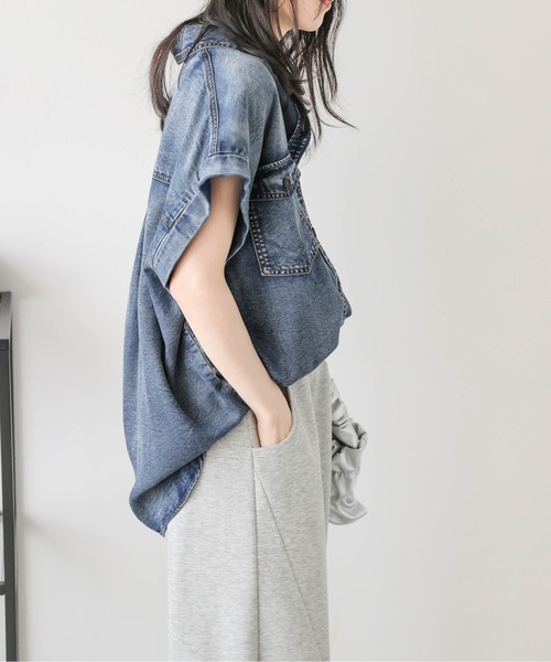 AMELY(エミリー)の「フレンチスリーブデニムシャツ(シャツ/ブラウス・レディース・ライトブルー/ブラック/ブルー・フリー)」の6枚目の写真