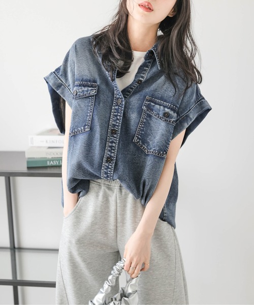 AMELY(エミリー)の「フレンチスリーブデニムシャツ(シャツ/ブラウス・レディース・ライトブルー/ブラック/ブルー・フリー)」の7枚目の写真