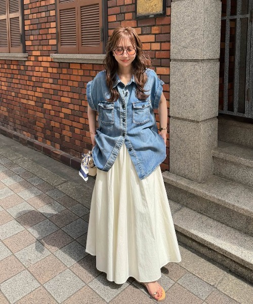 AMELY(エミリー)の「フレンチスリーブデニムシャツ(シャツ/ブラウス・レディース・ライトブルー/ブラック/ブルー・フリー)」の17枚目の写真