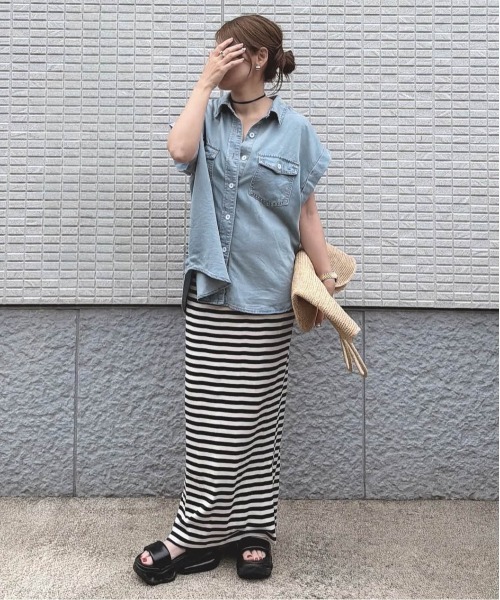 AMELY(エミリー)の「フレンチスリーブデニムシャツ(シャツ/ブラウス・レディース・ライトブルー/ブラック/ブルー・フリー)」の19枚目の写真
