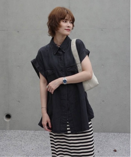 AMELY(エミリー)の「フレンチスリーブデニムシャツ(シャツ/ブラウス・レディース・ライトブルー/ブラック/ブルー・フリー)」の12枚目の写真