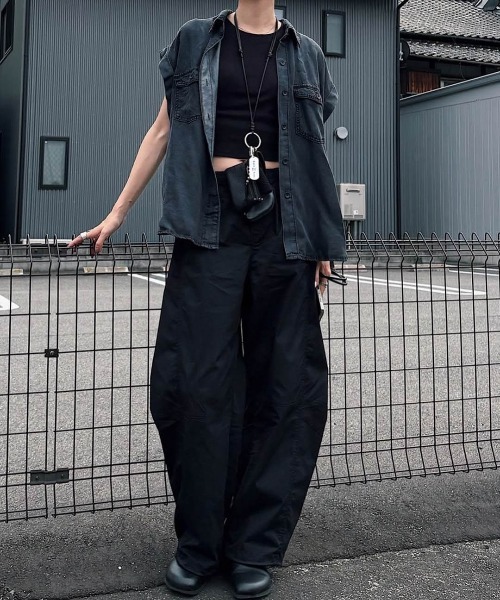 AMELY(エミリー)の「フレンチスリーブデニムシャツ(シャツ/ブラウス・レディース・ライトブルー/ブラック/ブルー・フリー)」の13枚目の写真