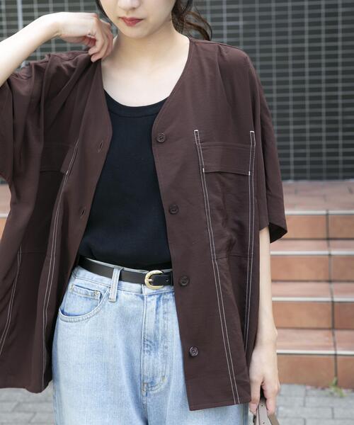 ITEMS URBANRESEARCH(アイテムズ アーバンリサーチ)の「Vネックステッチブラウス(シャツ/ブラウス・レディース・ブラック/ブラウン/ホワイト・FREE)」の3枚目の写真
