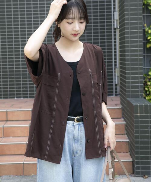 ITEMS URBANRESEARCH(アイテムズ アーバンリサーチ)の「Vネックステッチブラウス(シャツ/ブラウス・レディース・ブラック/ブラウン/ホワイト・FREE)」の6枚目の写真