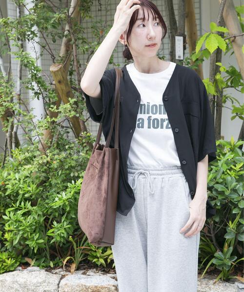ITEMS URBANRESEARCH(アイテムズ アーバンリサーチ)の「Vネックステッチブラウス(シャツ/ブラウス・レディース・ブラック/ブラウン/ホワイト・FREE)」の16枚目の写真