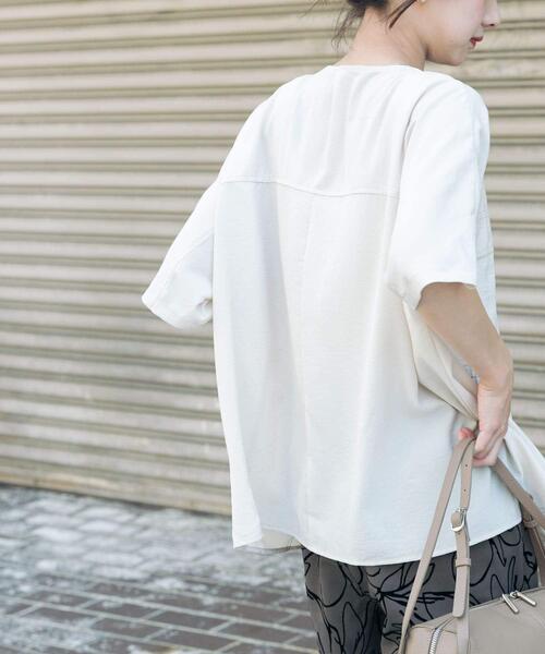 ITEMS URBANRESEARCH(アイテムズ アーバンリサーチ)の「Vネックステッチブラウス(シャツ/ブラウス・レディース・ブラック/ブラウン/ホワイト・FREE)」の22枚目の写真