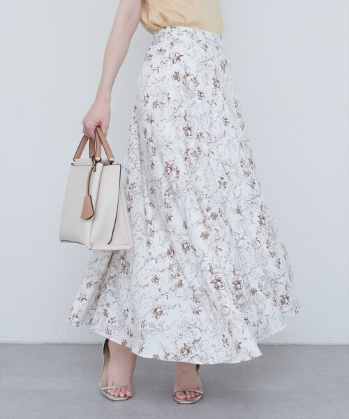 natural couture（ナチュラルクチュール）の「【mizu】長さ変えられる後ろ下がりヘムスカート（スカート・レディース・ベージュ系その他/ブルー系その他/ブラック系その他・LARGE/MEDIUM）」の2枚目の写真