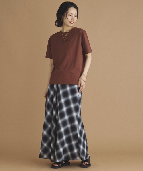 Doux archives(ドゥアルシーヴ)の「チビロゴプリントTEE(Tシャツ/カットソー・レディース・ベージュ/ブラック/ブラウン・FREE)」の7枚目の写真