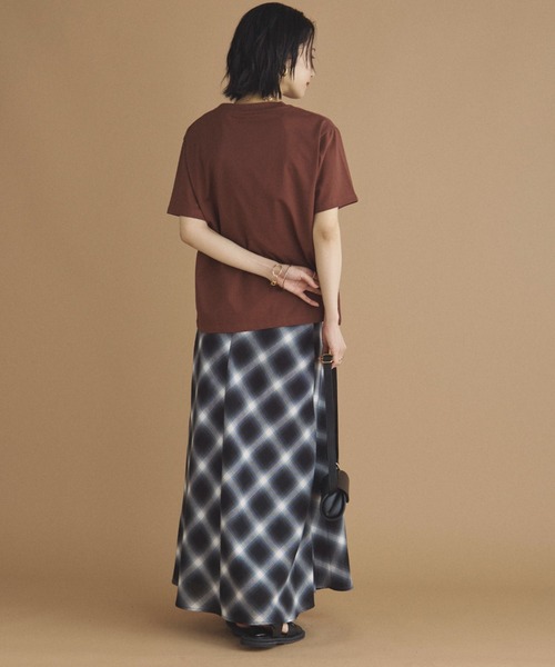 Doux archives(ドゥアルシーヴ)の「チビロゴプリントTEE(Tシャツ/カットソー・レディース・ベージュ/ブラック/ブラウン・FREE)」の11枚目の写真