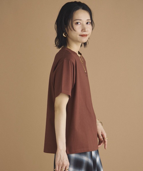 Doux archives(ドゥアルシーヴ)の「チビロゴプリントTEE(Tシャツ/カットソー・レディース・ベージュ/ブラック/ブラウン・FREE)」の16枚目の写真