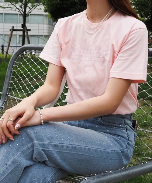 &soiree(アンドソワレ)の「【&soiree】フロント刺繍Tシャツ(Tシャツ/カットソー・レディース・ホワイト/ネイビー/スミクロ/ブラウン/ベージュ・FREE)」の15枚目の写真