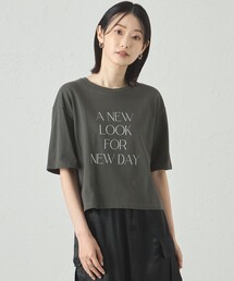 【A NEW LOOK FOR NEW DAY】ラメプリントTシャツ