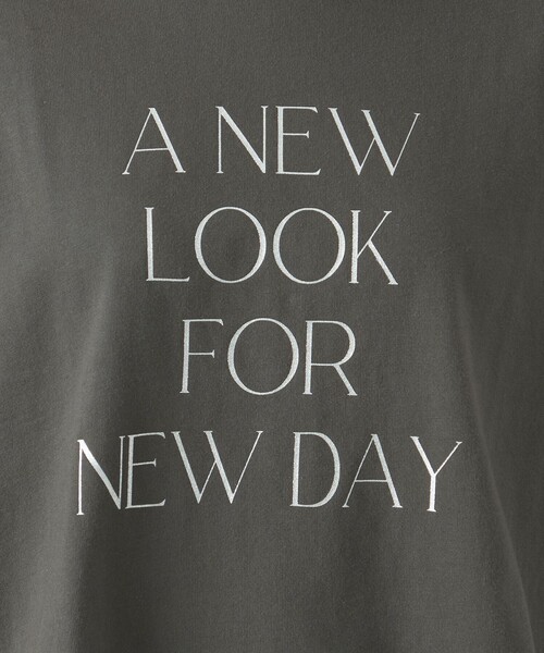 CAST:(キャストコロン)の「【A NEW LOOK FOR NEW DAY】ラメプリントTシャツ(Tシャツ/カットソー・レディース・ホワイト/グレー系その他2・M)」の4枚目の写真