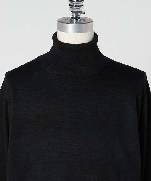 LOEFF ロエフ タートルネックニット ボーダー柄 LOEFF（ロエフ）の「＜LOEFF＞W ボーダー タートルネック