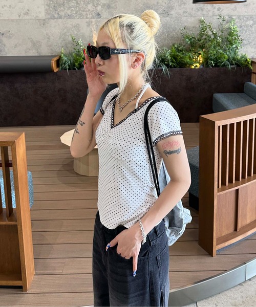 sedacle girl(セダクルガール)の「ドット柄ネックリボントップス(Tシャツ/カットソー・レディース・ブラック/オフホワイト・SMALL/MEDIUM)」の17枚目の写真