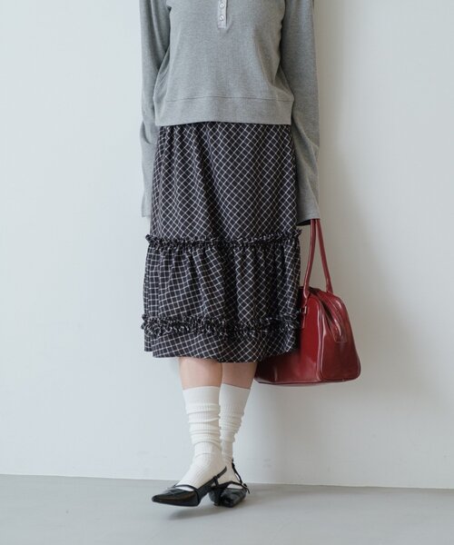 Kastane(カスタネ)の「【新色追加/チェック&無地】フリルミドルスカート(スカート・レディース・ベージュ/ブラック/オフホワイト・FREE)」の20枚目の写真