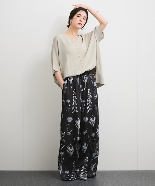 le cercle ADAM ET ROPE'(ルセルクルアダムエロペ)の「【UVケア/接触冷感】前後2WAYポンチョプルオーバー(Tシャツ/カットソー・レディース・ブラック/ライトグレー/ブラウン/ネイビー・FREE)」の8枚目の写真