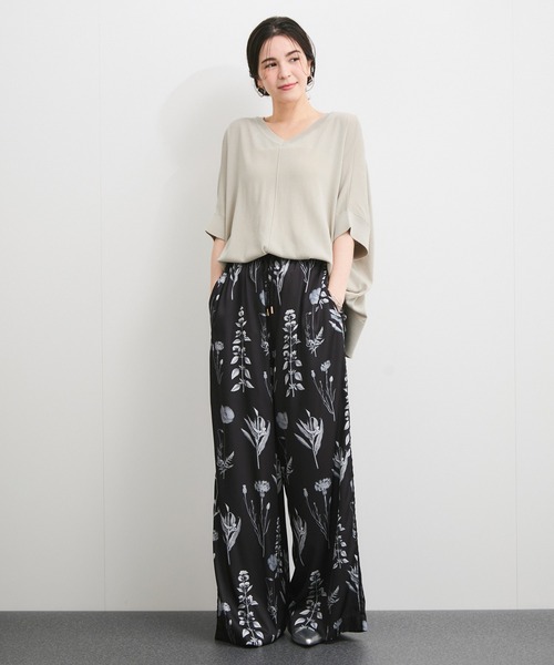le cercle ADAM ET ROPE'(ルセルクルアダムエロペ)の「【UVケア/接触冷感】前後2WAYポンチョプルオーバー(Tシャツ/カットソー・レディース・ブラック/ライトグレー/ブラウン/ネイビー・FREE)」の9枚目の写真