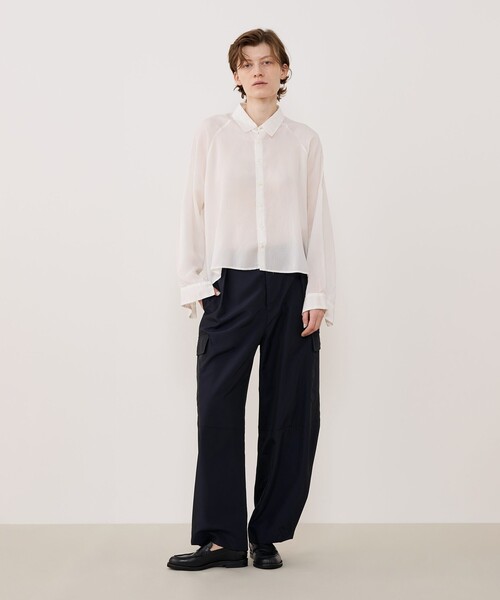 GALERIE VIE(ギャルリー ヴィー)の「■ナイロンシルクタフタ タックカーゴパンツ(カーゴパンツ・レディース・ネイビー・32/36)」の2枚目の写真