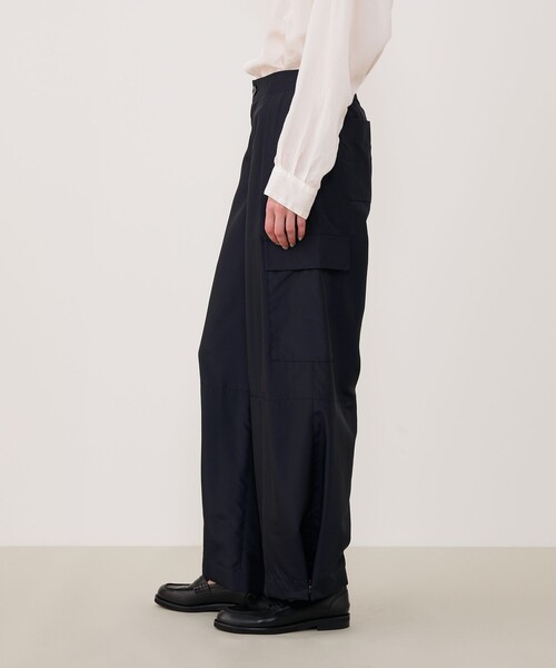 GALERIE VIE(ギャルリー ヴィー)の「■ナイロンシルクタフタ タックカーゴパンツ(カーゴパンツ・レディース・ネイビー・32/36)」の4枚目の写真