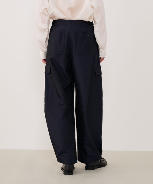 GALERIE VIE(ギャルリー ヴィー)の「■ナイロンシルクタフタ タックカーゴパンツ(カーゴパンツ・レディース・ネイビー・32/36)」の5枚目の写真
