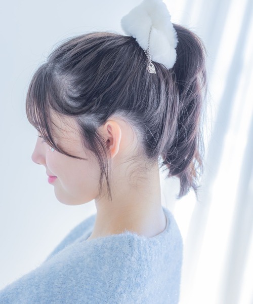 repipi armario（レピピ アルマリオ）の「RAファーシュシュ（シュシュ・キッズ・グレー/ブルー/ホワイト/ピンク・FREE）」の5枚目の写真