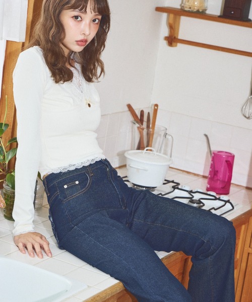 Lallana(ララーナ)の「Pocket Frill Flare Denimpants / ポケットフリルフレアデニムパンツ(デニムパンツ・レディース・インディゴブルー/ブルー・MEDIUM/SMALL)」の12枚目の写真