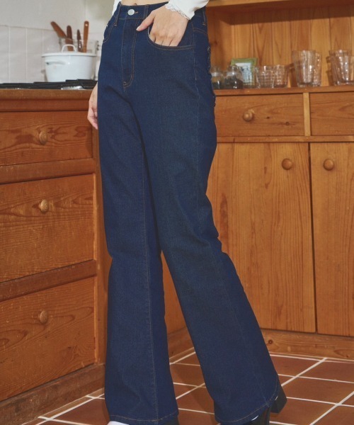 Lallana(ララーナ)の「Pocket Frill Flare Denimpants / ポケットフリルフレアデニムパンツ(デニムパンツ・レディース・インディゴブルー/ブルー・MEDIUM/SMALL)」の13枚目の写真