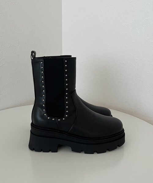 prose verse（プロズヴェール）の「スタッズサイドゴアトラックソールショートブーツ（ブーツ・レディース・ブラック・X-LARGE/LARGE/MEDIUM/SMALL）」の2枚目の写真