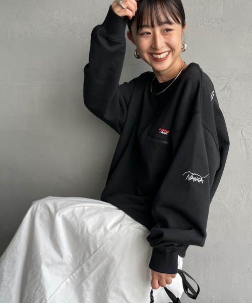 NANGA/ナンガ] 別注 ワンポイントロゴ刺繍 ジップポケットスウェット