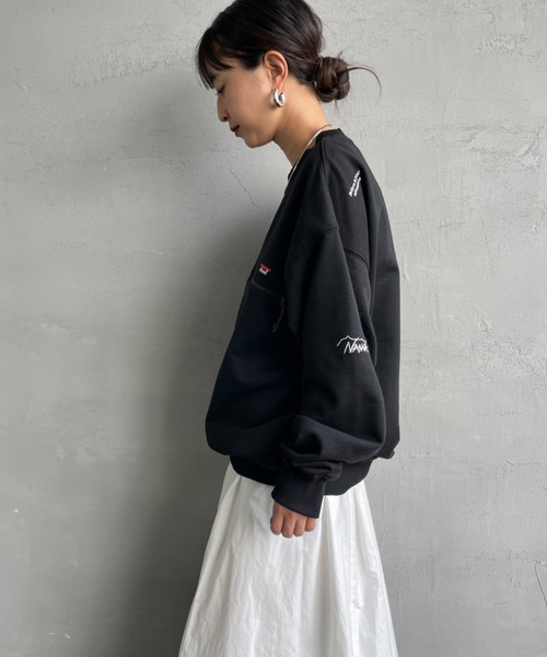 NANGA（ナンガ）の「[NANGA/ナンガ] 別注 ワンポイントロゴ刺繍 ジップポケットスウェット（スウェット・レディース・ブラック/グレー・L/M/S）」の7枚目の写真