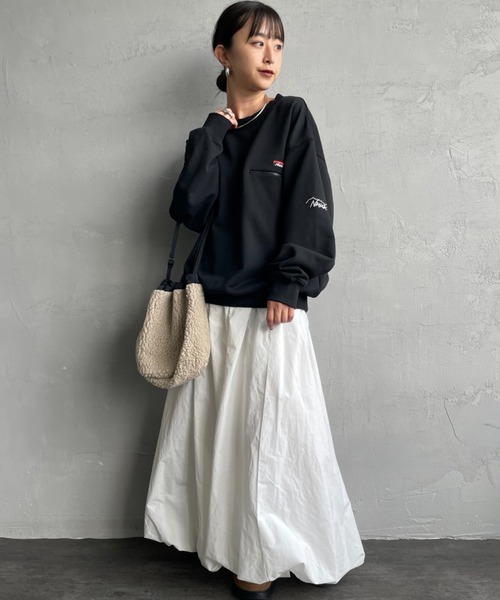 NANGA（ナンガ）の「[NANGA/ナンガ] 別注 ワンポイントロゴ刺繍 ジップポケットスウェット（スウェット・レディース・ブラック/グレー・L/M/S）」の9枚目の写真