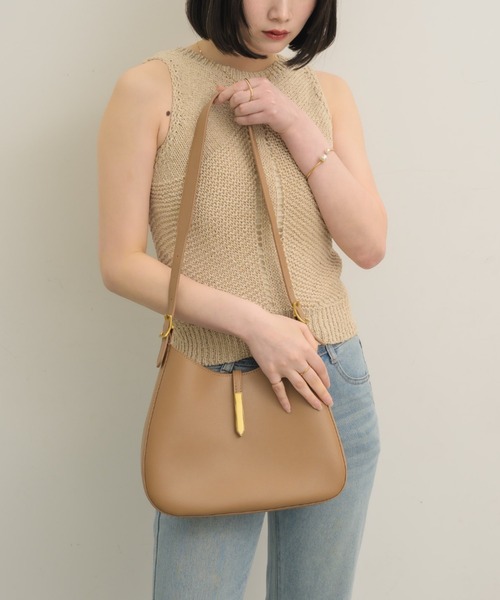 NEUNA（ヌナ）の「【ポーチ付き！】ラウンドトートバッグ（ショルダーバッグ・レディース・ブラウン/グレー/アイボリー/ブラック/カーキ・FREE）」の4枚目の写真