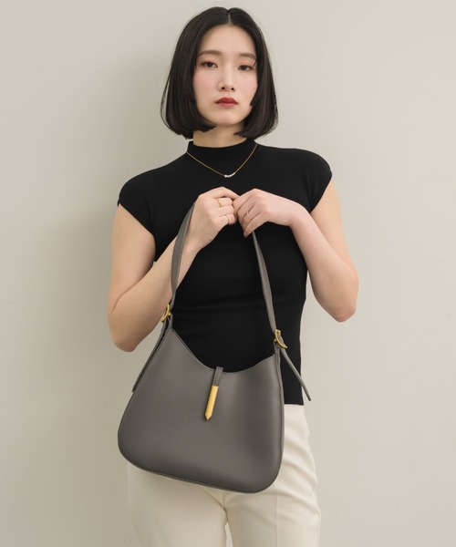 NEUNA（ヌナ）の「【ポーチ付き！】ラウンドトートバッグ（ショルダーバッグ・レディース・ブラウン/グレー/アイボリー/ブラック/カーキ・FREE）」の16枚目の写真