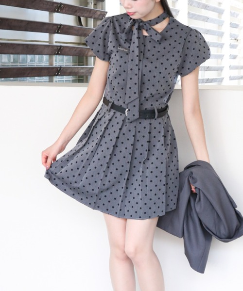 a lot of love(ア ロット オブ ラブ)の「ドットパターン リボンタイ ワンピース(ワンピース・レディース・グレー・M/L/XL)」の6枚目の写真