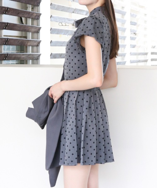 a lot of love(ア ロット オブ ラブ)の「ドットパターン リボンタイ ワンピース(ワンピース・レディース・グレー・M/L/XL)」の7枚目の写真