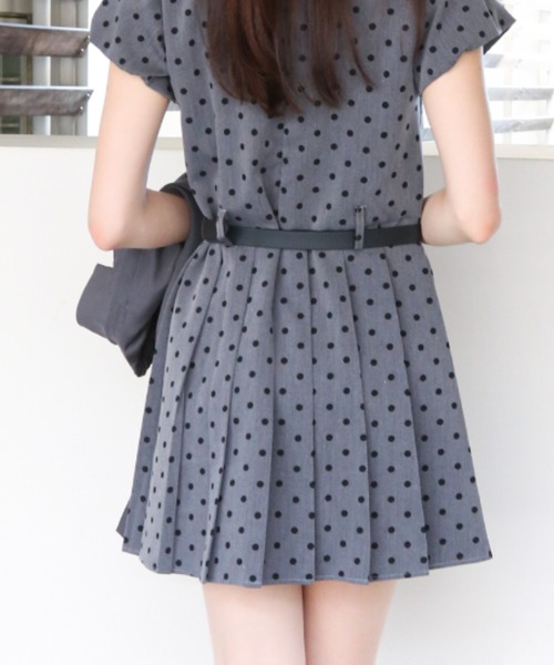 a lot of love(ア ロット オブ ラブ)の「ドットパターン リボンタイ ワンピース(ワンピース・レディース・グレー・M/L/XL)」の8枚目の写真