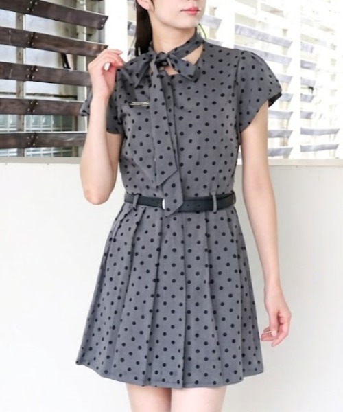 a lot of love(ア ロット オブ ラブ)の「ドットパターン リボンタイ ワンピース(ワンピース・レディース・グレー・M/L/XL)」の9枚目の写真