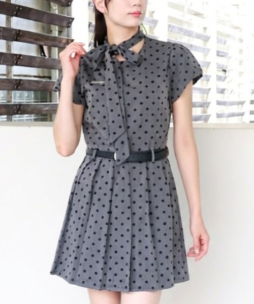 a lot of love(ア ロット オブ ラブ)の「ドットパターン リボンタイ ワンピース(ワンピース・レディース・グレー・M/L/XL)」の12枚目の写真
