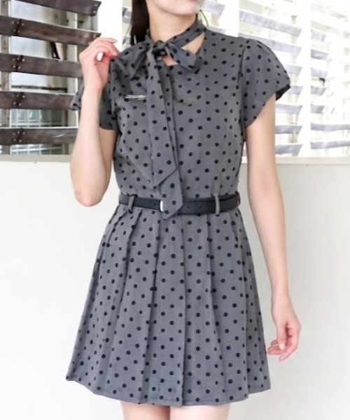 a lot of love(ア ロット オブ ラブ)の「ドットパターン リボンタイ ワンピース(ワンピース・レディース・グレー・M/L/XL)」の13枚目の写真