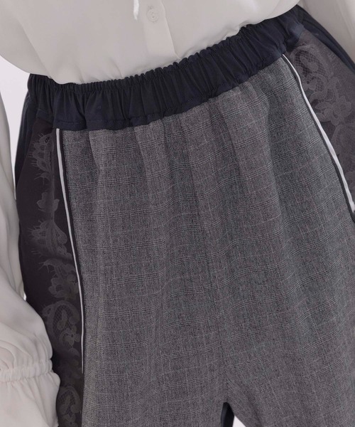 Eimee Law(エイミーロウ)の「レースレイヤードグレンチェックパンツ(その他パンツ・レディース・ダークグレー/ブラウン・MEDIUM)」の15枚目の写真