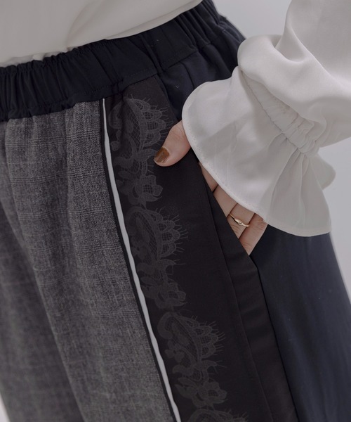 Eimee Law(エイミーロウ)の「レースレイヤードグレンチェックパンツ(その他パンツ・レディース・ダークグレー/ブラウン・MEDIUM)」の17枚目の写真