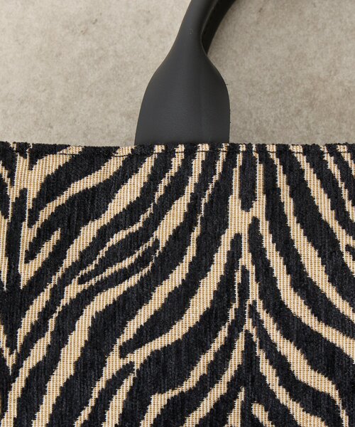 Jena espace merveilleux（ジェナ　エスパスメルヴェイユ）の「ジャガードトートバッグ（トートバッグ・レディース・ブラック/グレー・FREE）」の13枚目の写真